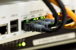 Nejen auta se spalovacími motory: Co dalšího nám chce sebrat Evropská komise v roce 2035?